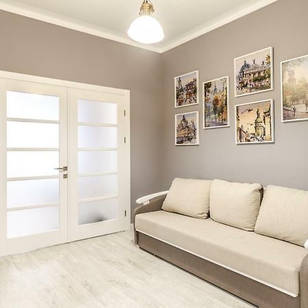 Modern Rus Apartamento Lviv Exterior foto