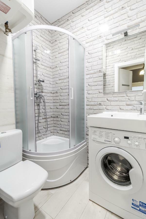 Modern Rus Apartamento Lviv Exterior foto