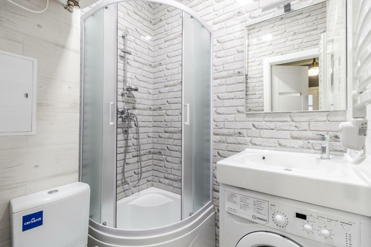 Modern Rus Apartamento Lviv Exterior foto
