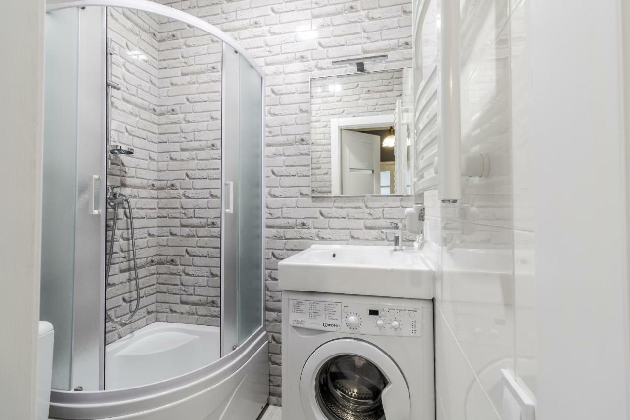 Modern Rus Apartamento Lviv Exterior foto