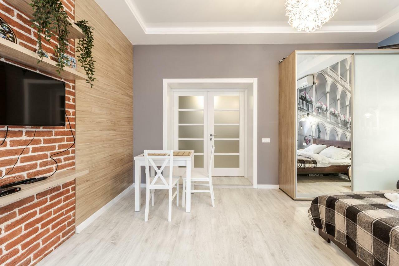 Modern Rus Apartamento Lviv Exterior foto